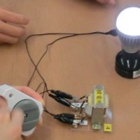 100V電球を手回し発電機で発光させる | Gijyutu.com 技術の面白教材集