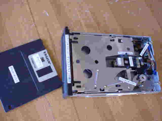 IBMフロッピーディスク 81gMQGYGo8L._UF894,1000_QL80_.jpg