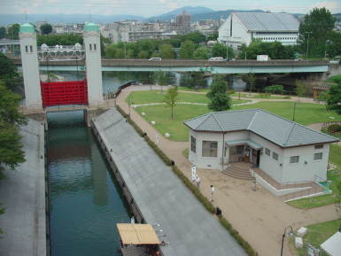 産業技術遺産探訪 三栖閘門 三栖閘門資料館 三栖洗堰