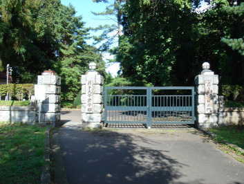 産業技術遺産探訪～旧 盛岡高等農林学校本館（岩手大学農学部附属農業教育資料館）、門番所、旧 正門